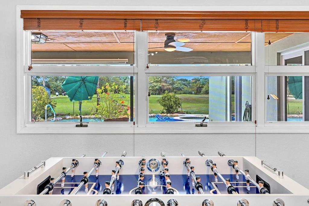 Pool Heat I Firepit And Bbq I 75"Tv I Foosball I 581Mbps Cooper City Ngoại thất bức ảnh